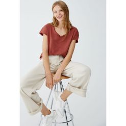 Koszulka basic z okrągłym dekoltem. Koszulki damskie Pull&Bear. Za 19,90 zł.
