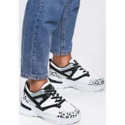 Białe Sneakersy Nayeli. Białe buty sportowe damskie Renee, bez wzorów, sportowe. Za 99,99 zł.