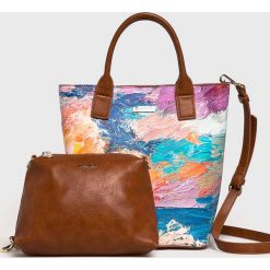 Desigual - Torebka. Szare torebki klasyczne damskie Desigual, bez wzorów, z poliesteru, casualowe, do ręki, średnie, bez dodatków. Za 299,90 zł.