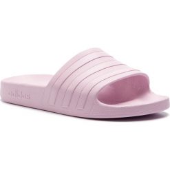 Klapki adidas - adilette Aqua F35547 Aerpnk/Aerpnk/Aerpnk. Różowe klapki damskie Adidas, bez wzorów, z tworzywa sztucznego, bez obcasa. Za 79,95 zł.