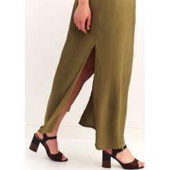 Sandały damskie. Czarne sandały damskie Top Secret, bez wzorów, eleganckie, z otwartym noskiem, bez obcasa, bez zapięcia. Za 59,99 zł.
