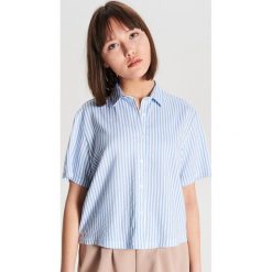 Koszula oversize - Niebieski. Niebieskie koszule damskie Cropp, s, bez wzorów, bez kołnierzyka, bez rękawów. W wyprzedaży za 29,99 zł.