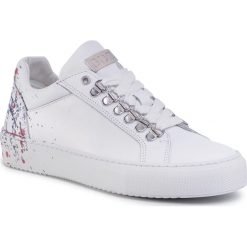 Sneakersy GOE - FF2N3027 White. Białe półbuty damskie GOE, bez wzorów, ze skóry ekologicznej, bez obcasa, na płaskiej podeszwie, bez zapięcia. Za 439,00 zł.