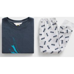 Mango Kids - Piżama dziecięca Batman 110-164 cm. Szare piżamy chłopięce Mango Kids, z motywem z bajki, z bawełny, bez rękawów. W wyprzedaży za 49,90 zł.