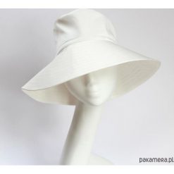 Kapelusz z szerokim rondem. Kapelusze damskie Pakamera, bez wzorów, z elastanu. Za 135,00 zł.