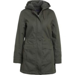 Patagonia PRAIRIE DAWN Parka industrial green. Zielone kurtki sportowe damskie marki Patagonia, l, z bawełny. W wyprzedaży za 895,20 zł.