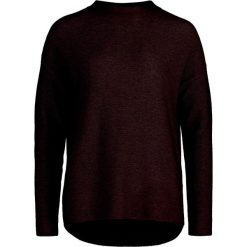 Sweter w kolorze bordowym. Czerwone swetry damskie Betty & Co, bez wzorów, ze splotem, bez rękawów, bez kaptura. W wyprzedaży za 109,95 zł.