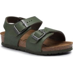 Sandały BIRKENSTOCK - New York Kids Bs 1014523 Saddle Green. Zielone sandały chłopięce Birkenstock, ze skóry ekologicznej, bez zapięcia. Za 189,00 zł.