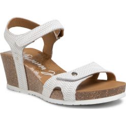 Sandały PANAMA JACK - Julia Menorca B5 Napa Blanco/White. Białe klapki damskie Panama Jack, bez wzorów, ze skóry, bez obcasa, na obcasie. W wyprzedaży za 339,00 zł.