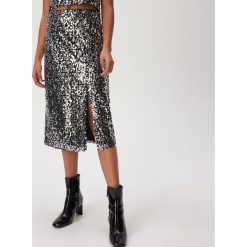 Cekinowa spódnica midi - Srebrny. Szare spódniczki damskie Sinsay, s, midi. W wyprzedaży za 24,99 zł.