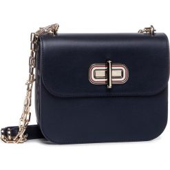 Torebka TOMMY HILFIGER - Turnlock Crossover AW0AW07992 CJM. Niebieskie torebki klasyczne damskie TOMMY HILFIGER, bez wzorów, ze skóry, wizytowe, bez dodatków. Za 1049,00 zł.