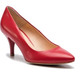 Szpilki WOJAS - 4408-53 Czerwony. Czerwone półbuty damskie Wojas, bez wzorów, ze skóry, bez obcasa, na obcasie, bez zapięcia. W wyprzedaży za 239,00 zł.
