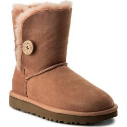 Buty zimowe damskie: Buty UGG – W Bailey Button II 1016226 W/Sntn