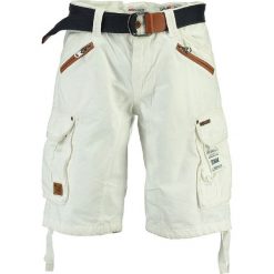 Bermudy "Paquebot" w kolorze białym. Białe spodenki i szorty męskie Geographical Norway Men, m, w paski, ze skóry. W wyprzedaży za 128,95 zł.