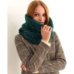 Komin damski. Zielone kominy damskie Top Secret, z dzianiny. W wyprzedaży za 24,99 zł.