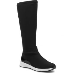 Kozaki HÖGL - GORE-TEX 8-103728 Schwarz 0100. Czarne kozaki damskie HÖGL, ze skóry, bez obcasa, bez zapięcia. W wyprzedaży za 559,00 zł.