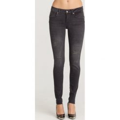 JEANSY DIVINE SLIM FIT BOTTOM UP LIU JO. Czarne jeansy damskie z podwyższonym stanem. Za 395,40 zł.