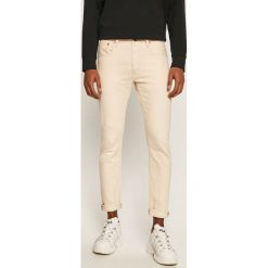 Levi's - Jeansy 501 Slim Tapered. Czerwone jeansy męskie Levi's®, s, bez wzorów. W wyprzedaży za 269,90 zł.