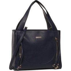 Torebka LIU JO - M Satchel Sens NA0128 E0031 Midnight 90013. Niebieskie torebki klasyczne damskie Liu Jo, bez wzorów, ze skóry ekologicznej, klasyczne, duże, bez dodatków. W wyprzedaży za 389,00 zł.
