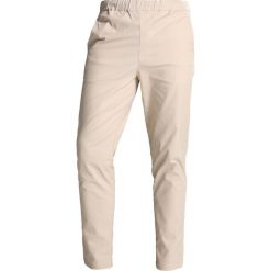 Chinosy męskie: Legends HERMOSA PANTS Chinosy ecru