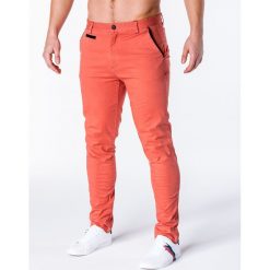 SPODNIE MĘSKIE CHINO P646 - POMARAŃCZOWE. Pomarańczowe chinosy męskie marki Ombre Clothing, s, z bawełny. Za 59,00 zł.
