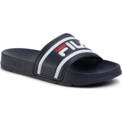 Klapki FILA - Morro Bay Slipper 2.0 1010930.29Y Dress Blue. Niebieskie klapki męskie Fila, ze skóry ekologicznej, bez zapięcia. Za 89,00 zł.