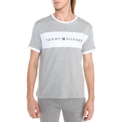 Tommy Hilfiger Koszulka do spania Szary. Szare koszulki męskie TOMMY HILFIGER, s, z haftami, z bawełny, bez kołnierzyka, bez rękawów. Za 154,95 zł.