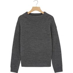 Swetry klasyczne damskie: Sweter w kolorze szarym