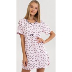 Jasnoróżowa Koszula Nocna Vallale. Różowe koszule nocne damskie Born2be, xl, bez wzorów, bez rękawów. Za 49,99 zł.