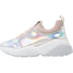 L'INTERVALLE CORBIN Sneakersy niskie holographic. Szare trampki i tenisówki damskie marki L'INTERVALLE, bez wzorów, ze skóry, bez zapięcia. Za 459,00 zł.