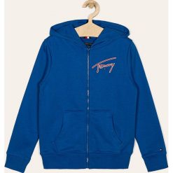 Tommy Hilfiger - Bluza dziecięca 128-176 cm. Niebieskie bluzy chłopięce z aplikacjami, z bawełny. W wyprzedaży za 249,90 zł.