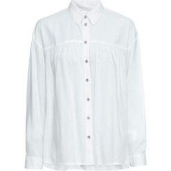 Bluzka oversize bonprix biały. Białe koszulki damskie bonprix, bez wzorów, bez kołnierzyka, z długim rękawem. Za 99,99 zł.