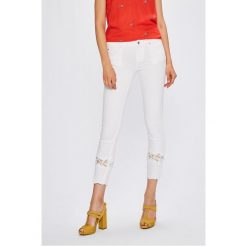 Liu Jo - Jeansy Bottom Up Ideal. Białe jeansy damskie slim marki Liu Jo, z elastanu. W wyprzedaży za 599,90 zł.