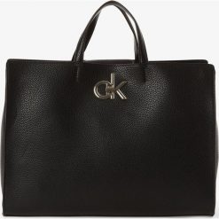 Calvin Klein - Torebka damska, czarny. Czarne torebki klasyczne damskie Calvin Klein, w paski, na ramię, bez dodatków. Za 749,95 zł.