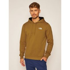 Bluza The North Face Seasonal Drew Peak NF0A2TUVVC71. Pomarańczowe bluzy męskie The North Face, m, bez wzorów, bez kołnierzyka, bez rękawów, bez kaptura. Za 299,00 zł.