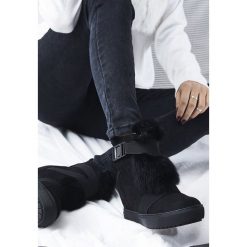 Czarne Sneakersy Ready or Not. Czarne botki damskie marki Born2be. Za 69,99 zł.