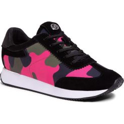 Sneakersy DKNY - Arlie K1099610 Camo Nylon/Suede Fuchsia/Blk Fbk. Czarne półbuty damskie DKNY, ze skóry ekologicznej. W wyprzedaży za 499,00 zł.