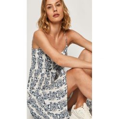 Answear - Sukienka Answear Lab. Niebieskie sukienki damskie ANSWEAR, na co dzień, s, bez wzorów, z wiskozy, casualowe, z okrągłym kołnierzem, bez rękawów, mini, rozkloszowane. Za 129,90 zł.