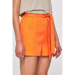 Answear - Szorty. Pomarańczowe szorty damskie ANSWEAR, s, bez wzorów, z elastanu, casualowe, z podwyższonym stanem. Za 99,90 zł.