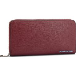 Duży Portfel Damski CALVIN KLEIN JEANS - Ultra Light Zip Arou K40K400693 238. Niebieskie portfele damskie marki Calvin Klein Jeans. Za 299,00 zł.