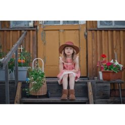 Sukienka Miss Style. Brązowe sukienki dziewczęce z falbanami Pakamera, w koronkowe wzory, z koronki, eleganckie. Za 135,00 zł.