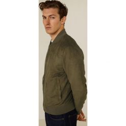 Mango Man - Kurtka bomber Bero. Płaszcze męskie Mango Man, s, bez wzorów, z elastanu, krótkie, bez kaptura. Za 229,90 zł.