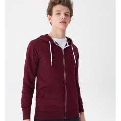 Bluza z kapturem basic - Czerwony. Czerwone bluzy męskie House, s, bez wzorów, z kapturem, bez rękawów, z kapturem. Za 79,99 zł.
