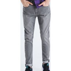 Jeansy Carrot Fit - Szary. Szare jeansy męskie Cropp, m, bez wzorów. W wyprzedaży za 49,99 zł.