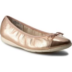 Baleriny CLARKS - Dance Puff Jnr 261175026 Rose Gold. Czerwone baleriny dziewczęce marki Clarks, z materiału. W wyprzedaży za 159,00 zł.