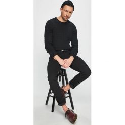 Wrangler - Jeansy. Czarne jeansy męskie Wrangler, bez wzorów. W wyprzedaży za 199,90 zł.