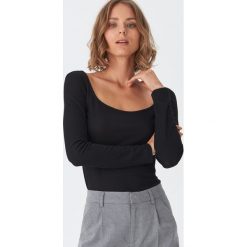 Bluzka basic - Czarny. Czarne bluzki damskie House, s, bez wzorów, bez kołnierzyka, bez rękawów. W wyprzedaży za 29,99 zł.