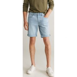 Mango Man - Szorty jeansowe Rock. Niebieskie spodenki i szorty męskie Mango Man, bez wzorów, z elastanu, casualowe. W wyprzedaży za 119,90 zł.