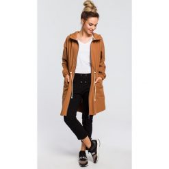 Bluza damska z kapturem rozpinana karmelowa - s/m. Bluzy damskie e-margeritka.pl, na wiosnę, s, z aplikacjami, z bawełny, z długim rękawem, długie, z kapturem. Za 194,99 zł.