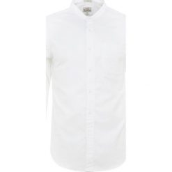 J.CREW OXFORD BAND COLLAR Koszula white. Białe koszule męskie marki J.CREW, xl, bez wzorów, z bawełny, bez kołnierzyka, bez rękawów. Za 379,00 zł.